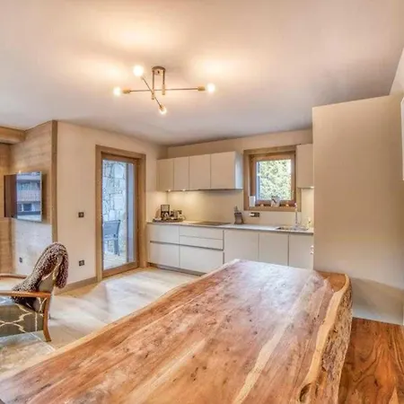Apartment Luxurious 4-room With Pool, Gym, And Parking Megeve