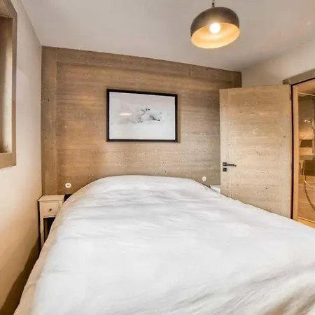 Luxurious 4-room With Pool, Gym, And Parking