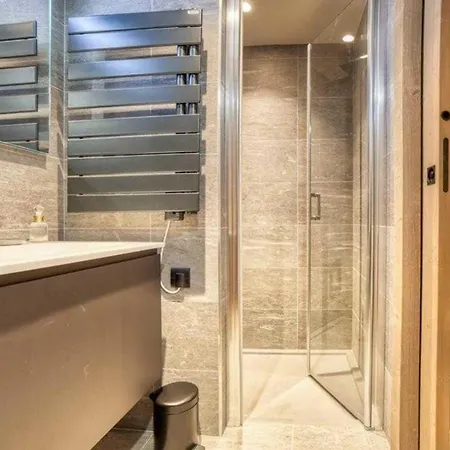 Luxurious 4-room With Pool, Gym, And Parking Apartment Megeve