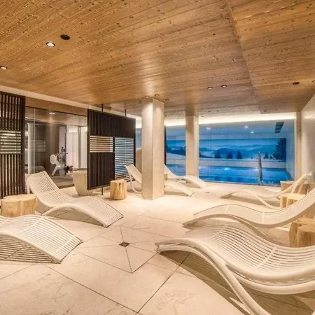 Apartment Luxurious 4-room With Pool, Gym, And Parking