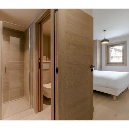 Luxurious 4-room With Pool, Gym, And Parking Apartment