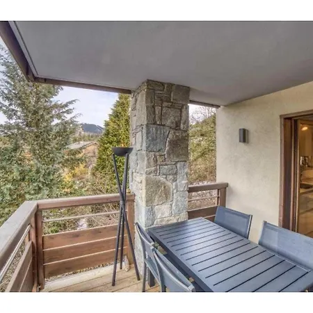 Luxurious 4-room With Pool, Gym, And Parking Apartment *
