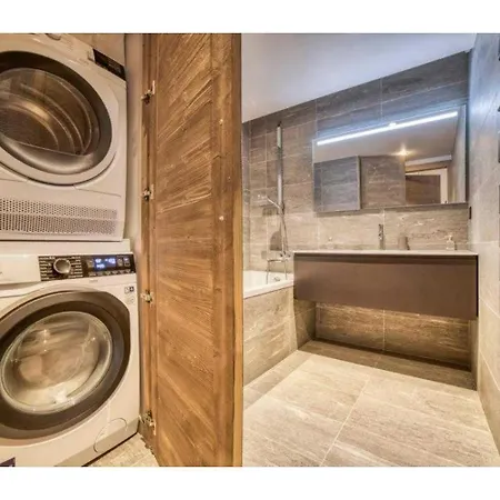 Luxurious 4-room With Pool, Gym, And Parking Megeve