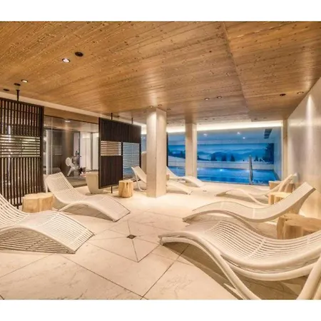 Luxurious 4-room With Pool, Gym, And Parking Apartment