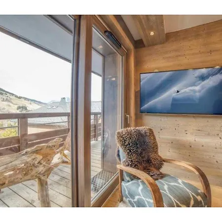 Apartment Luxurious 4-room With Pool, Gym, And Parking