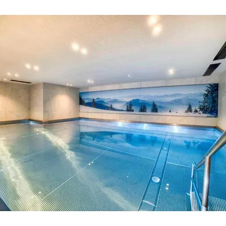 Luxurious 4-room With Pool, Gym, And Parking Apartment *
