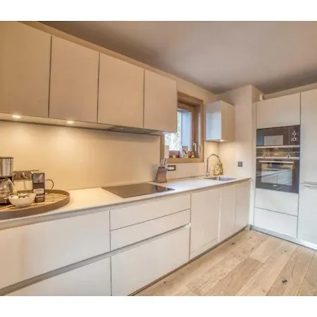 Luxurious 4-room With Pool, Gym, And Parking Megeve