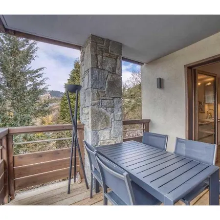 Apartment Luxurious 4-room With Pool, Gym, And Parking *