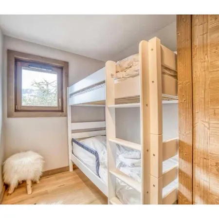 Apartment Luxurious 4-room With Pool, Gym, And Parking *