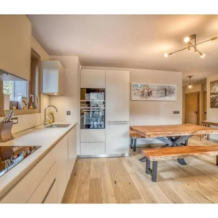 Apartment Luxurious 4-room With Pool, Gym, And Parking Megeve