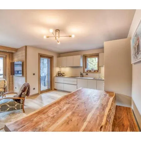 Luxurious 4-room With Pool, Gym, And Parking Megeve